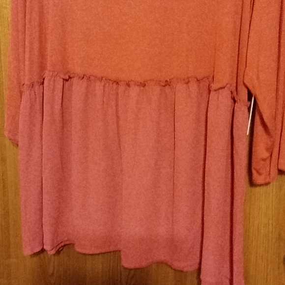 Top - Picture 2 of 6